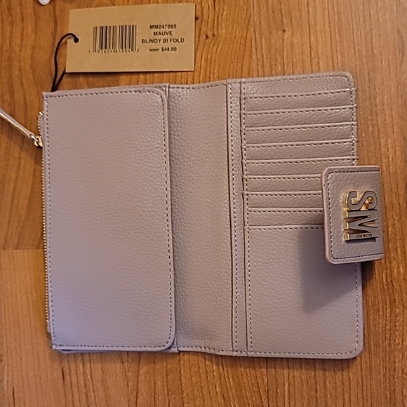 STEVE MADDEN Blindy Lilac Mauve Smooth Bi-Fold Wallet - Picture 4 of 6